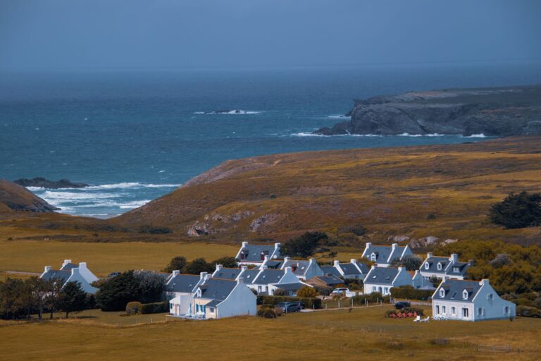 Découvrez la Bretagne en plein air : quelle est la meilleure façon d&rsquo;en profiter ?
